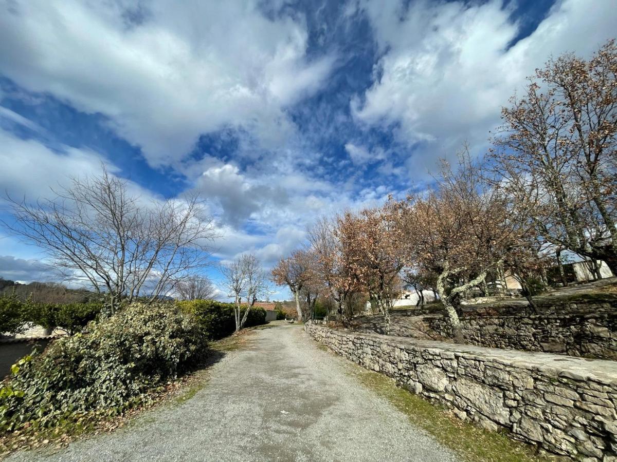 ז'ואיוז Village De Gites Mas De La Bastide מראה חיצוני תמונה