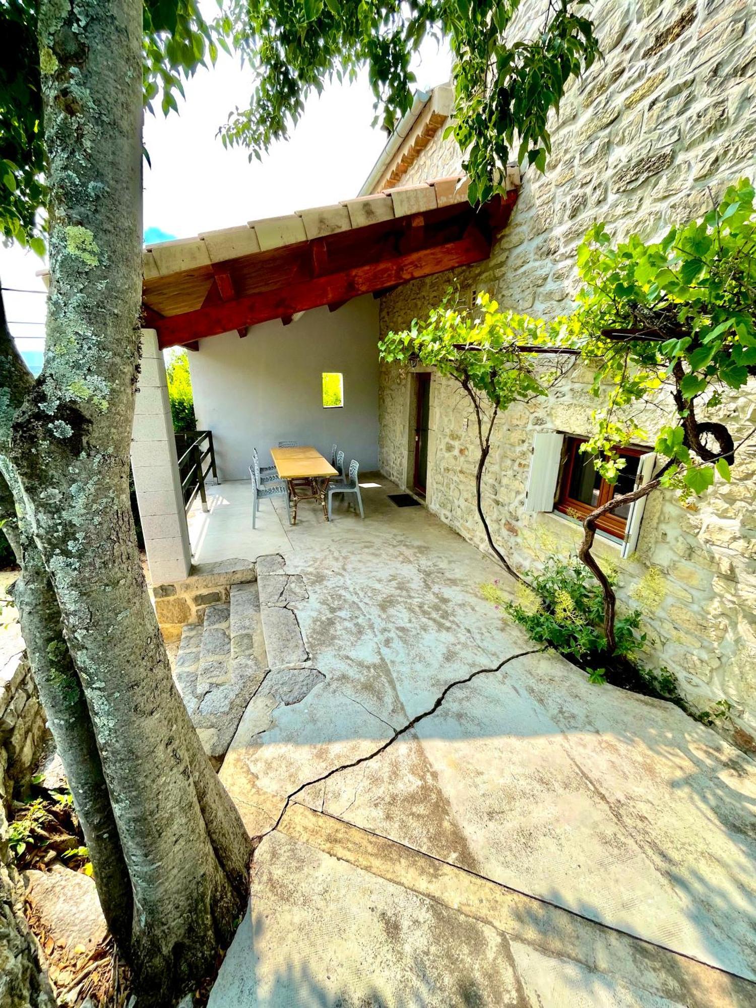 ז'ואיוז Village De Gites Mas De La Bastide מראה חיצוני תמונה